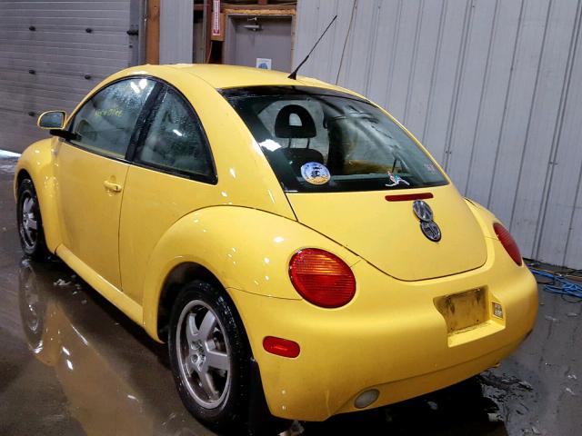 3VWCD21C9YM478770 - 2000 VOLKSWAGEN NEW BEETLE YELLOW photo 3