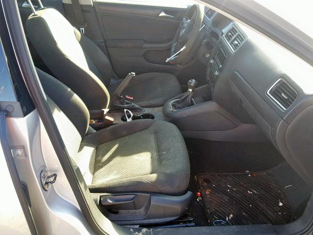 3VW1K7AJ5CM354237 - 2012 VOLKSWAGEN JETTA BASE 银色 照片 5