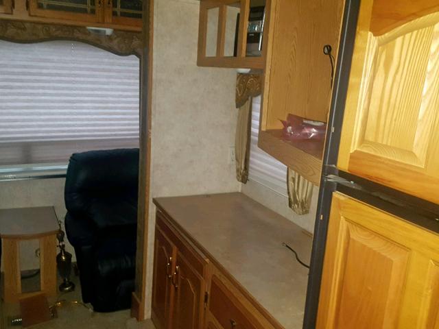 4YDF329236F707999 - 2006 KEYSTONE MONTANA WHITE photo 9