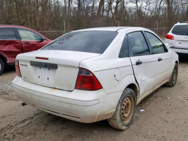 1FAFP34N97W365626 - 2007 FORD FOCUS ZX4 WHITE photo 4