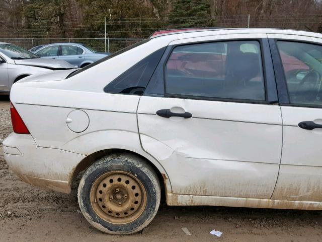 1FAFP34N97W365626 - 2007 FORD FOCUS ZX4 WHITE photo 9