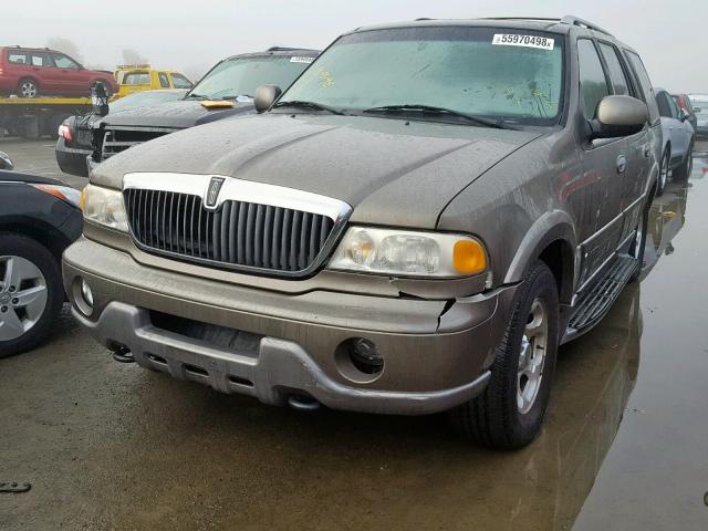 5LMFU28R21LJ13292 - 2001 LINCOLN NAVIGATOR Қоңыр фото 2
