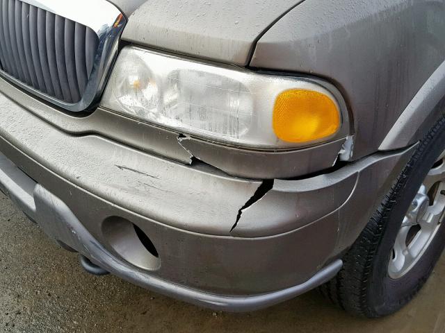 5LMFU28R21LJ13292 - 2001 LINCOLN NAVIGATOR Қоңыр фото 9