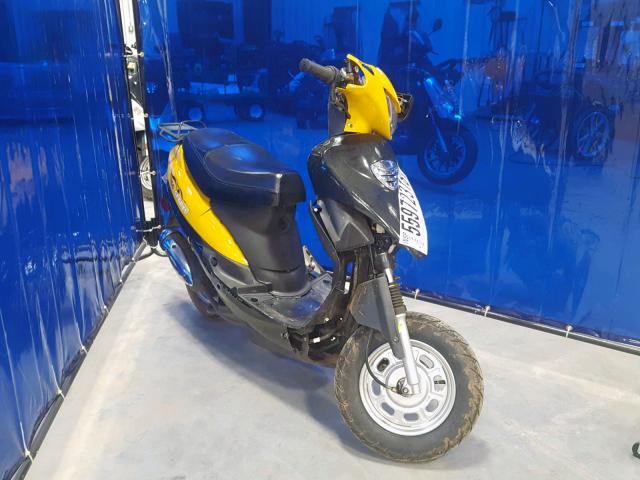 LEHTCB013GR000937 - 2016 OTHER MOPED YELLOW photo 1