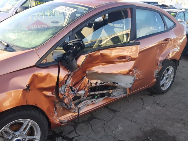 3FADP4BJ3HM129388 - 2017 FORD FIESTA SE ORANGE photo 10