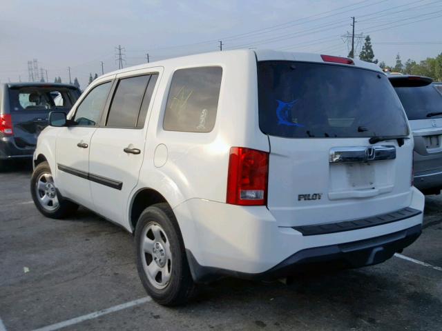 5FNYF3H23DB004835 - 2013 HONDA PILOT LX WHITE photo 3