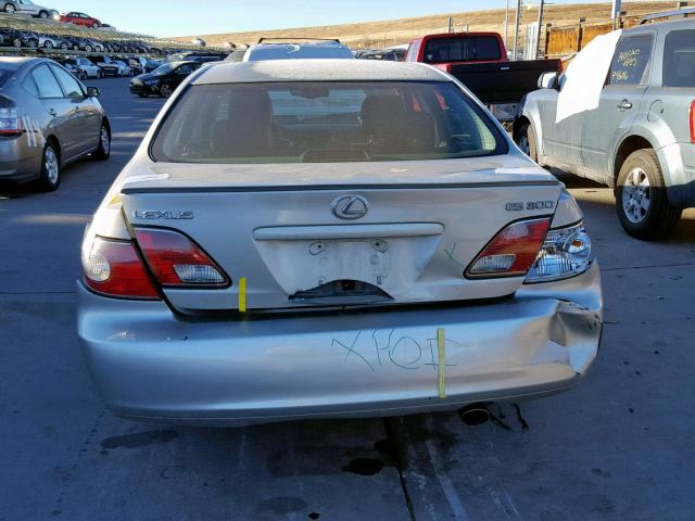 JTHBF30G125034944 - 2002 LEXUS ES 300 SILVER photo 9