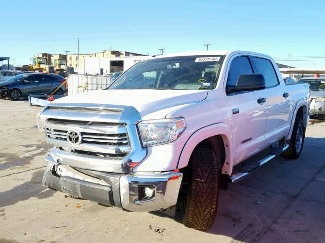 5TFEW5F1XGX205506 - 2016 TOYOTA TUNDRA CRE WHITE photo 2