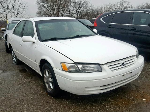 JT2BG22K4W0165033 - 1998 TOYOTA CAMRY CE WHITE photo 1