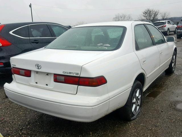 JT2BG22K4W0165033 - 1998 TOYOTA CAMRY CE WHITE photo 4