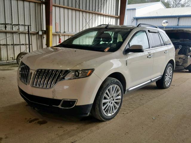 2LMDJ6JK5DBL30612 - 2013 LINCOLN MKX WHITE photo 2