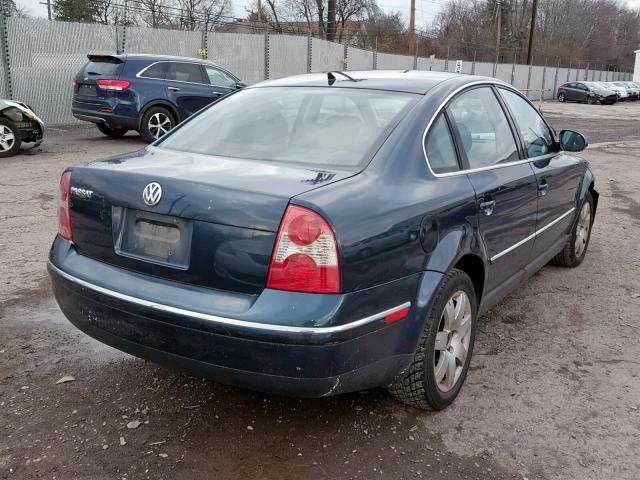 WVWAD63B85E085270 - 2005 VOLKSWAGEN PASSAT GLS BLUE photo 4