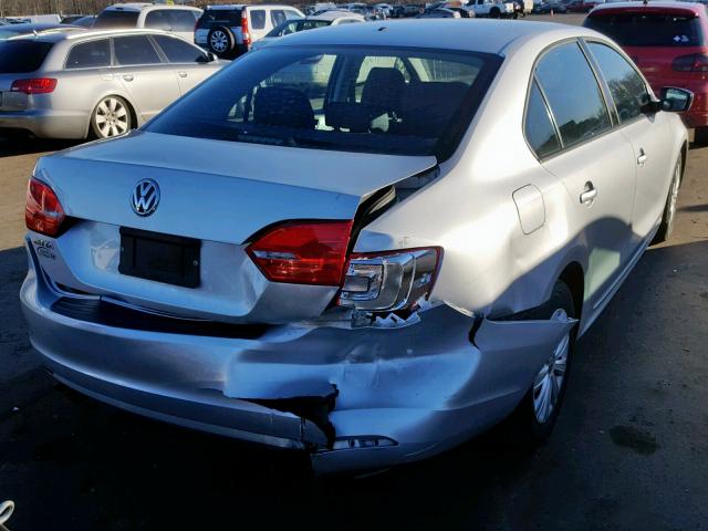 3VW2K7AJXDM269092 - 2013 VOLKSWAGEN JETTA BASE Արծաթագույն լուսանկար 4