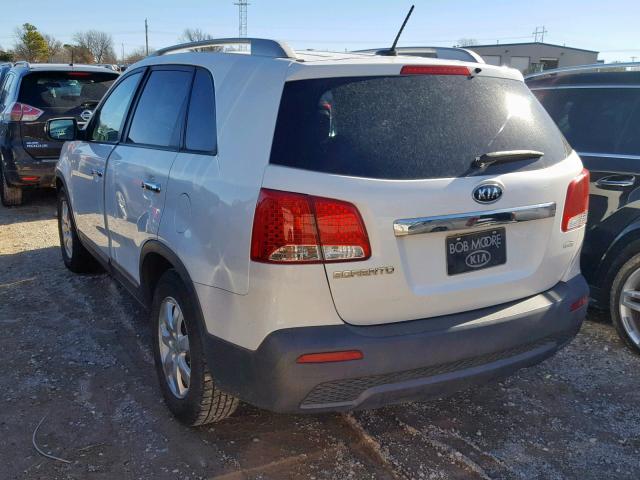 5XYKT4A20CG214766 - 2012 KIA SORENTO BA WHITE photo 3