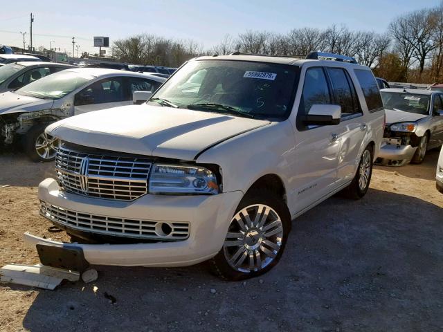 5LMFU28507LJ23227 - 2007 LINCOLN NAVIGATOR WHITE photo 2