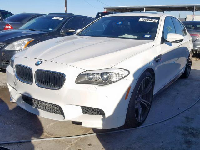 WBSFV9C5XDD095956 - 2013 BMW M5 WHITE photo 2