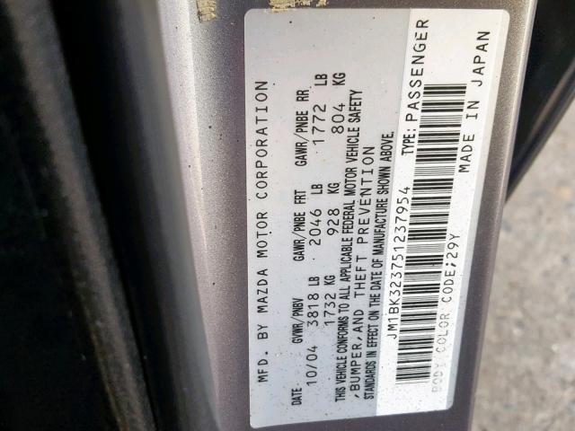 JM1BK323751237954 - 2005 MAZDA 3 S GRAY photo 10