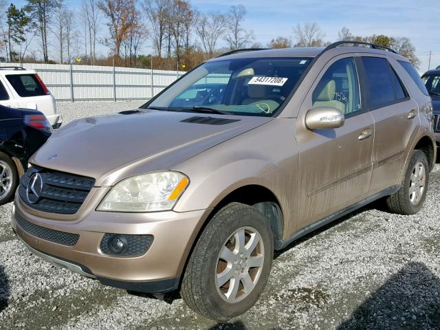 4JGBB86E66A017601 - 2006 MERCEDES-BENZ ML 350 GOLD photo 2