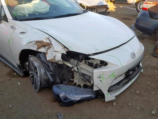 JF1ZNAA10D2711672 - 2013 TOYOTA SCION FR-S WHITE photo 9