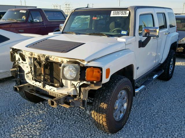 5GTDN13E778121001 - 2007 HUMMER H3 WHITE photo 2