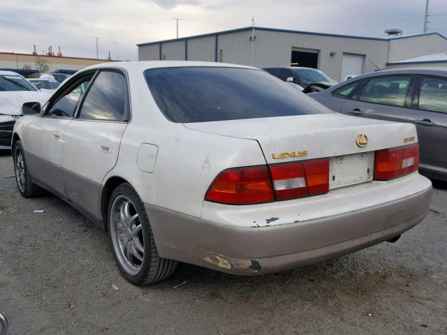 JT8BF22G7V0076236 - 1997 LEXUS ES 300 WHITE photo 3