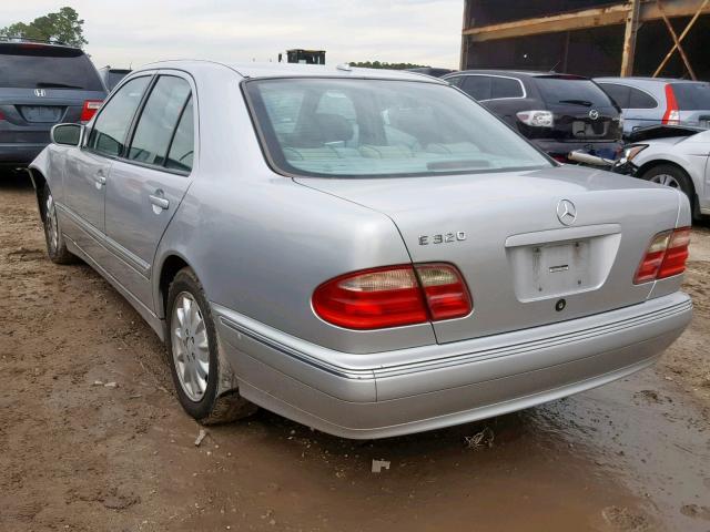 WDBJF65J61B316840 - 2001 MERCEDES-BENZ E 320 SILVER photo 3