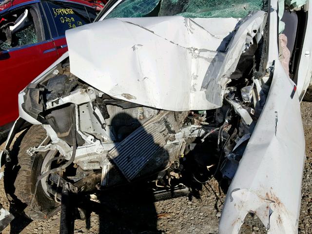 1GCPTCE19H1205203 - 2017 CHEVROLET COLORADO L WHITE photo 7