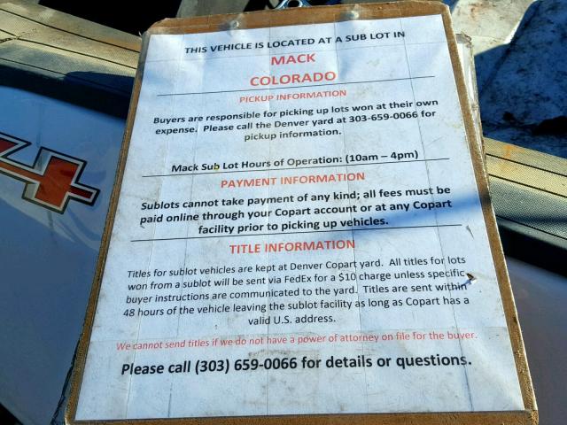 1GCPTCE19H1205203 - 2017 CHEVROLET COLORADO L WHITE photo 9