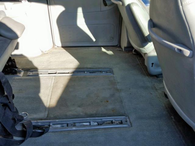 2B4GP2534YR777790 - 2000 DODGE CARAVAN SILVER photo 6