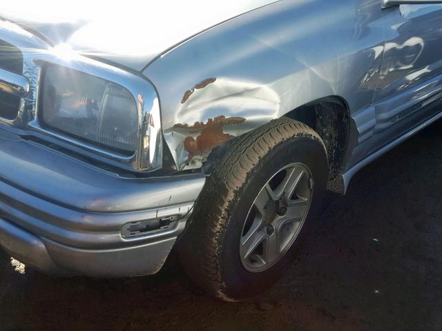 2CNBE634126937277 - 2002 CHEVROLET TRACKER LT SILVER photo 9