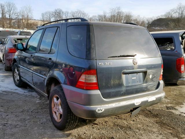 4JGAB54E3XA142456 - 1999 MERCEDES-BENZ ML 320 BLACK photo 3