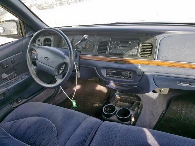 2FALP74WXTX206888 - 1996 FORD CROWN VICT BLUE photo 9