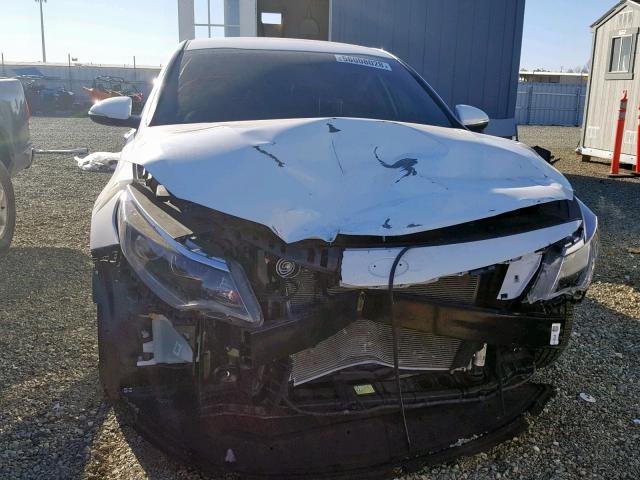 5XXGU4L37JG209686 - 2018 KIA OPTIMA EX WHITE photo 9