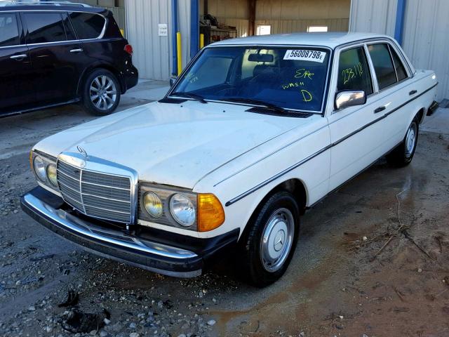 WDBAB23A9CB338602 - 1982 MERCEDES-BENZ 240 D WHITE photo 2