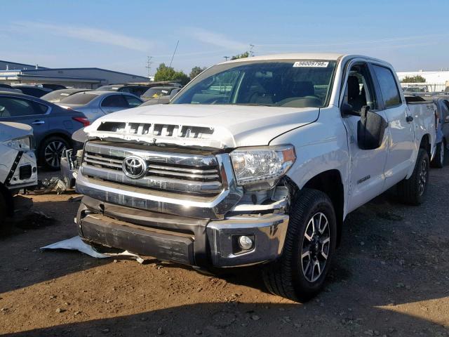 5TFDY5F17HX621312 - 2017 TOYOTA TUNDRA CRE WHITE photo 2