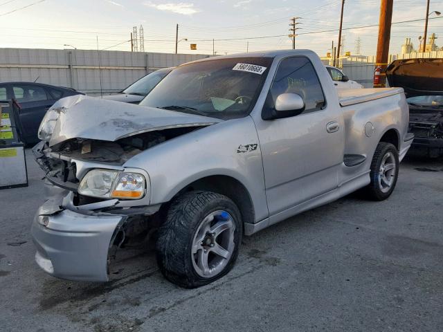 2FTZF0737YCA63459 - 2000 FORD F150 SVT L SILVER photo 2