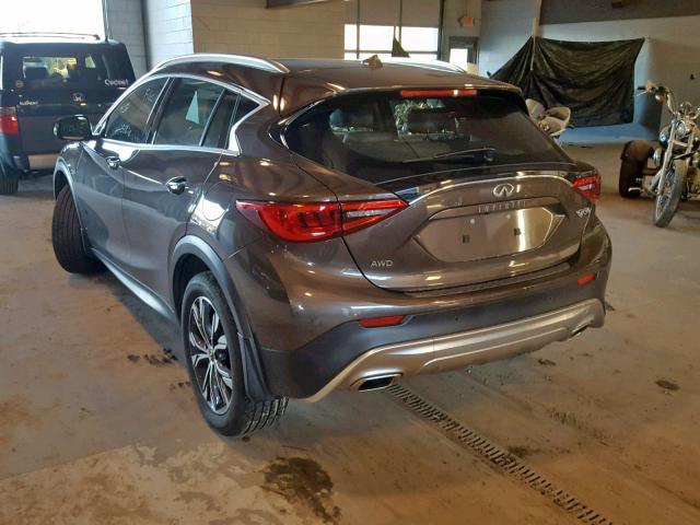 SJKCH5CRXHA029912 - 2017 INFINITI QX30 BASE BROWN photo 3