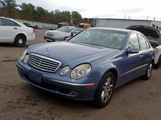 WDBUF65J13A153634 - 2003 MERCEDES-BENZ E 320 BLUE photo 2