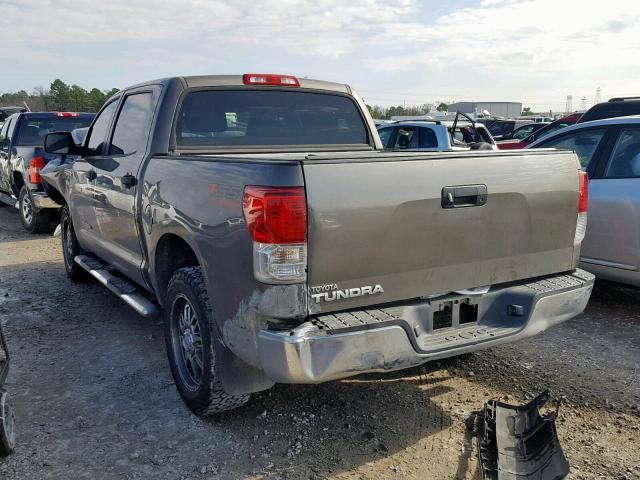 5TFEY5F10DX139389 - 2013 TOYOTA TUNDRA CRE GRAY photo 3