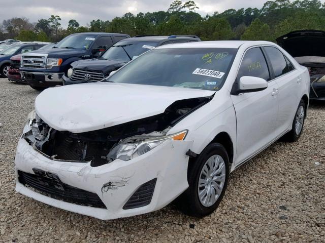 4T1BF1FK2CU529559 - 2012 TOYOTA CAMRY WHITE photo 2