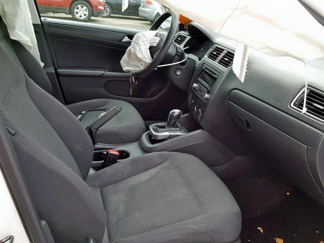 3VW2K7AJ4DM412912 - 2013 VOLKSWAGEN JETTA BASE Սպիտակ լուսանկար 5