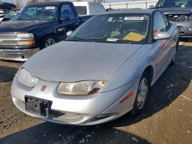 1G8ZY12772Z236525 - 2002 SATURN SC2 SILVER photo 2