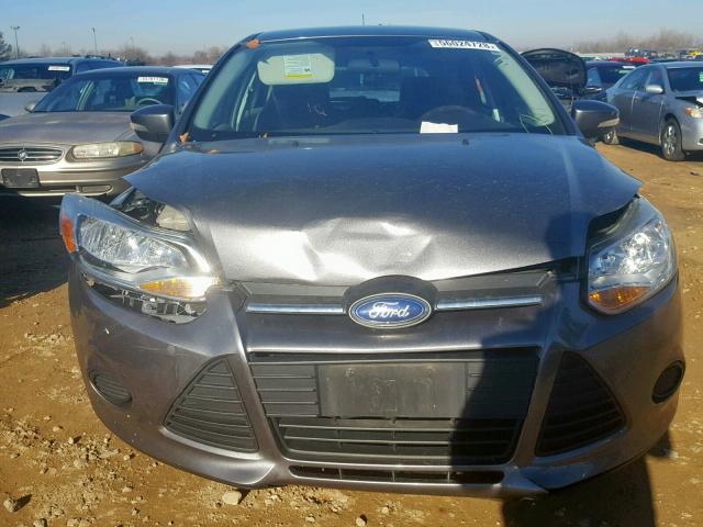 1FADP3K22DL106957 - 2013 FORD FOCUS SE GRAY photo 7