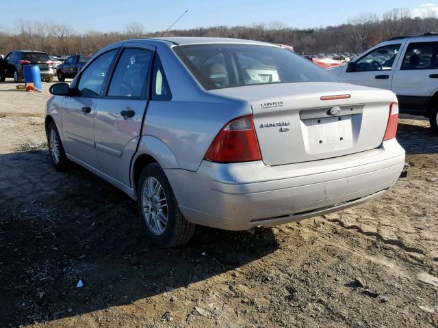 1FAFP34N87W288649 - 2007 FORD FOCUS ZX4 SILVER photo 3