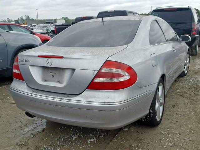 WDBTJ65J65F147988 - 2005 MERCEDES-BENZ CLK 320C SILVER photo 4