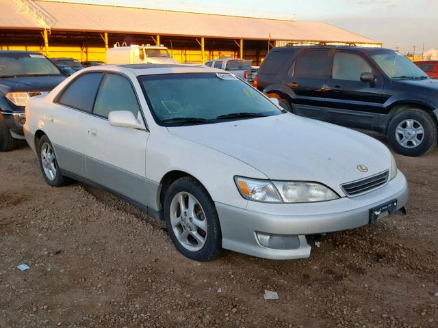 JT8BF28G1Y5078546 - 2000 LEXUS ES 300 WHITE photo 1