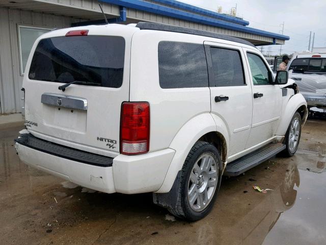 1D8GT58X09W532140 - 2009 DODGE NITRO R/T WHITE photo 4