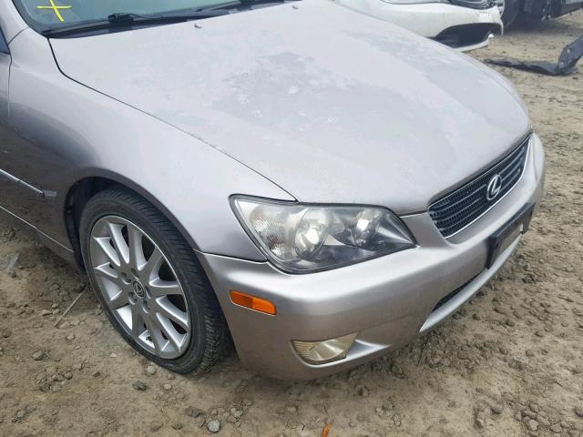 JTHBD192130073985 - 2003 LEXUS IS 300 SILVER photo 9