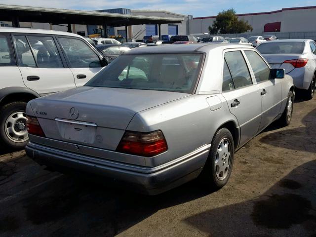 WDBEA32EXRC140080 - 1994 MERCEDES-BENZ E 320 SILVER photo 4