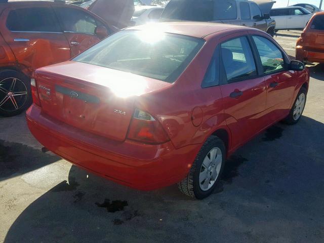 1FAFP34N76W117406 - 2006 FORD FOCUS ZX4 RED photo 4